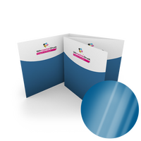 Hochglanz-UV-Lack Faltblatt, gefalzt auf Quadrat 12,0 cm x 12,0 cm, vertikaler Doppelparallelfalz, 8-seitig