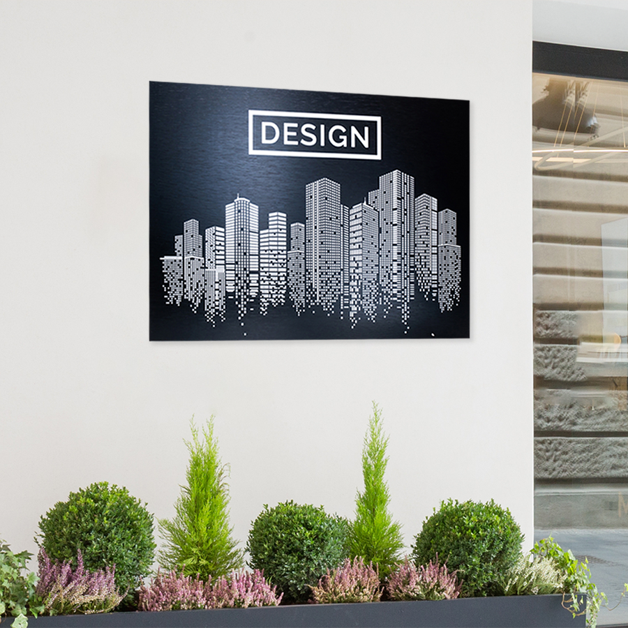 Bedrucktes Aluminiumschild schwarz gebürstet