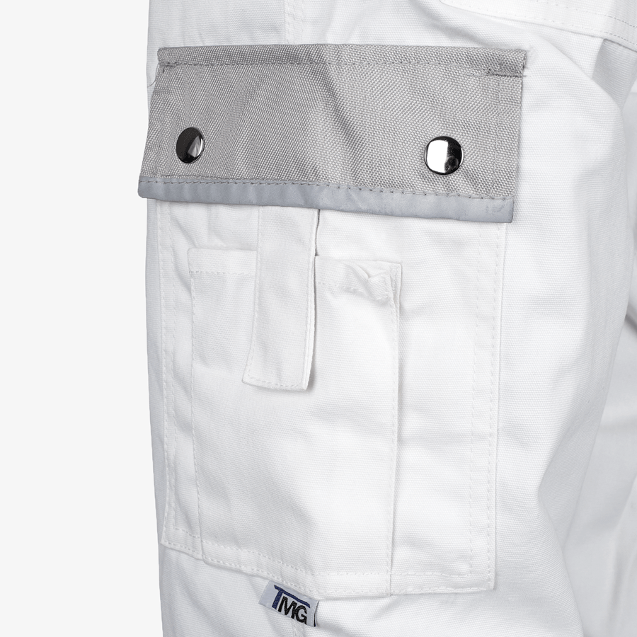 Detailaufnahme einer Basic-Arbeitshose mit Tasche