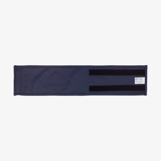 offene Armbinde in Navy in der Rückansicht mit Klettverschluss