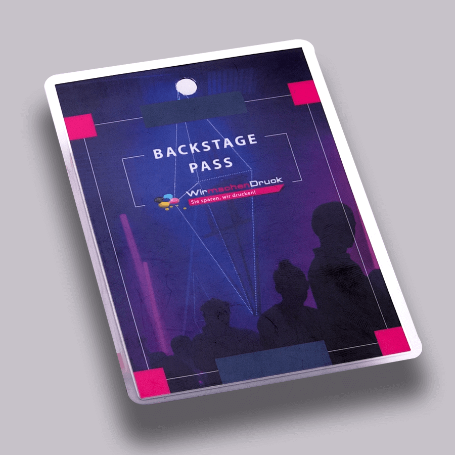 Mittelgrosser Backstagepass laminiert und gelocht