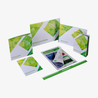 Umfangreiches Broschüren-Musterset im neutralen Design
