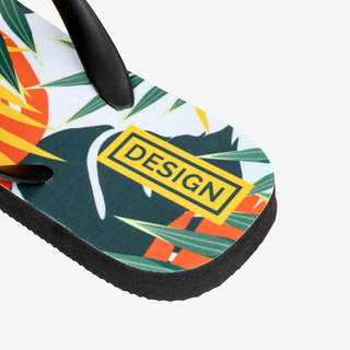 Detailansicht individuell bedruckte Flip-Flops mit schwarzem PVC-Riemen
