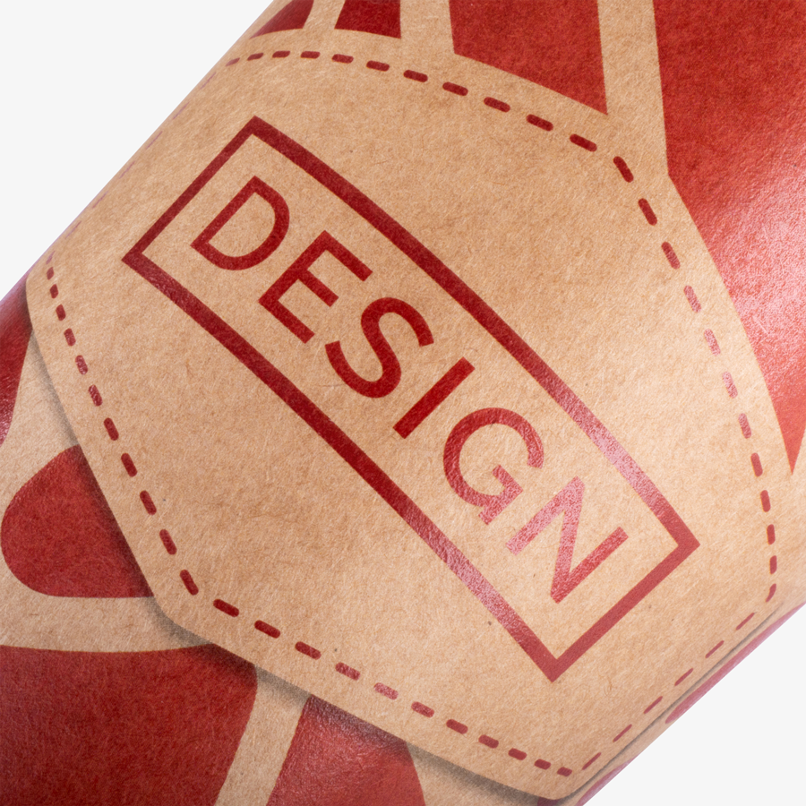 Plastikfreie Becher aus braunem Kraftpapier mit individuellem Aufdruck