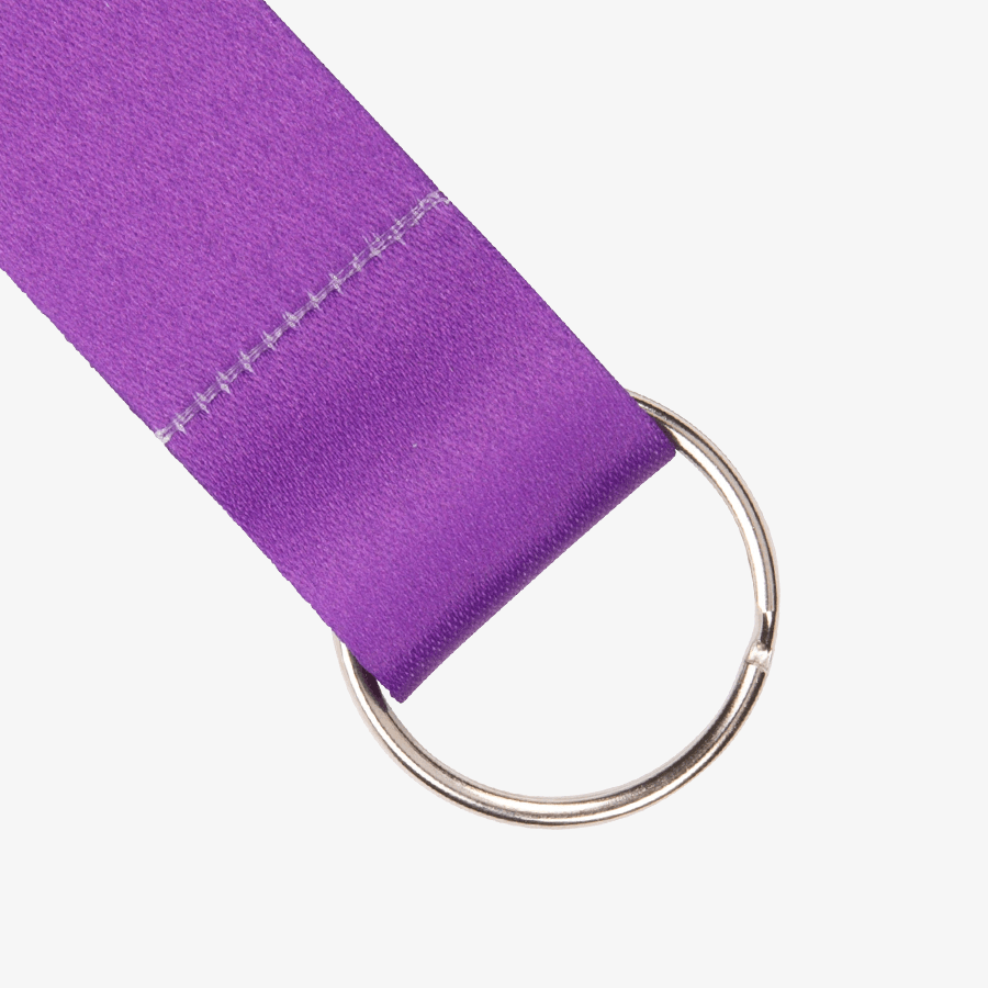 Bedruckter Lanyard mit Schnappverschluss in der Detailansicht mit Metallring