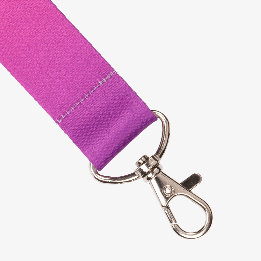 Detailansicht Lanyard aus Recyclingmaterial mit Haken aus Metall