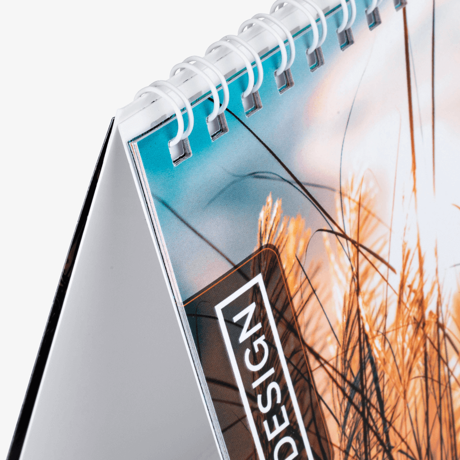 Detailansicht Monatstischkalender mit robuster Spiralbindung, individuell bedruckt