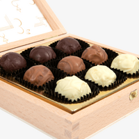 9er-Pralinenbox (alkoholhaltig) im Geschenkbox aus Holz Pralinen