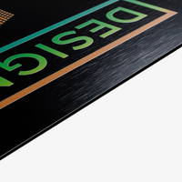 Oberfläche schwarz gebürstet