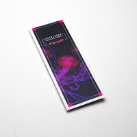 Aufkleber im Sonderformat 5,0 cm x 9,0 cm schwarzer Hintergrund mit einer magenta schimmernden Qualle