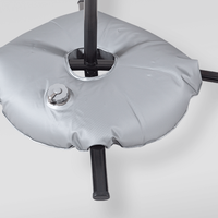 Kreuzfuß mit Wassertank, aufeinander