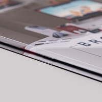 Broschuere, farbig bedruckt, liegend