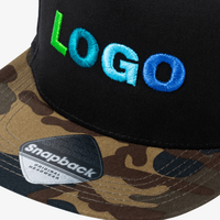 Camo Snapback Cap, mit EINER Stickposition (vorne mittig), Detailansicht