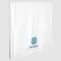 Duschtuch aus recycelter Baumwolle, 450 g/m², bestickt