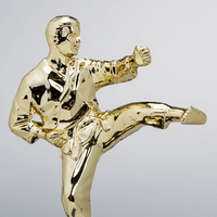 Figurenpokal Karate auf Sockelschild, Gold, stehen