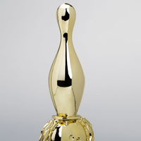 Figurenpokal Kegel auf Sockel, Gold, stehend