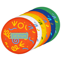 bedruckte Frisbees aufgereiht in verschiedenen Farben