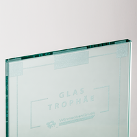 Glas Trophäe klein mit Lasergravur, stehend