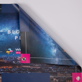 Plane, farbig bedruckt mit Motiv, geklappt mit Ösen