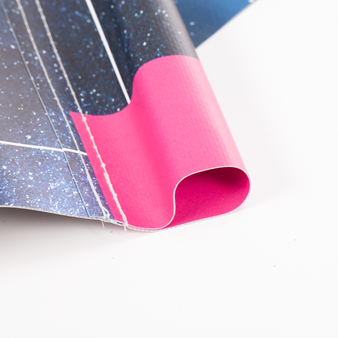 Plane, farbig bedruckt mit Motiv, geklappt mit Hohlsaum