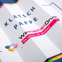 Klatschpappe, farbig bedruckt. aufgefaltet, Fußball Motiv