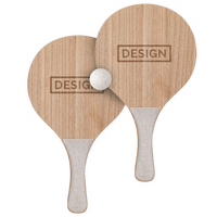 zwei Schläger graviert mit Ball und Weizenstrohgriff