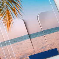 Kartenhülle, farbig bedruckt, liegend, aufgeklappt