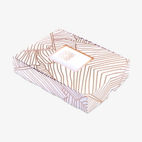 Klappdeckelschachtel, farbig bedruckt, geschlossen