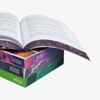 Kompakt-Buch Hardcover mit geradem Rücken, 12,5 x 19,0 cm hoch, Farbschnitt offen