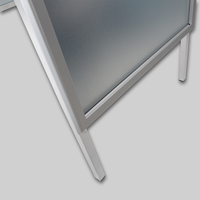 Kundenstopper Standard DIN A1, 32 mm, Gehrungsecken, Füsse