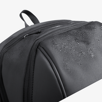 Laptop-Rucksack aus Nylon mit integriertem USB-Anschluss, Detail wasserabweisendes Material