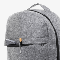 Laptop-Rucksack aus recyceltem Filz, Detail Tasche vorne