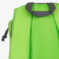 Leichter Tagesrucksack aus Polyester, 7 l, Detail Henkel und Schultergurt