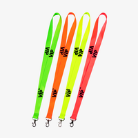 Neon-Lanyards mit Standardtext mit einem Haken: VIP