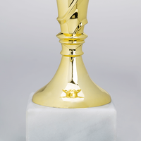 Pokal ELEGANT gold,  Lasergravur auf Sockelschild, 