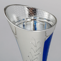 Pokal KELCH silber/blau, kelchförmig, Leichte Sicht ins Kelchinnere