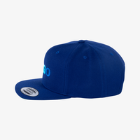 PREMIUM Snapback Cap, mit EINER Stickposition (vorne mittig), Links