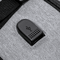 Reiserucksack aus wasserfestem RPET mit Diebstahlschutztasche, USB-Anschluss