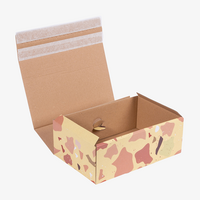 Karton, farbig bedruckt, Muster, offen