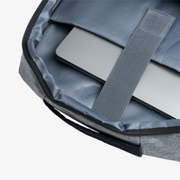 Rucksack mit 2 Vordertaschen inkl. USB-Anschluss Details innen mit laptop