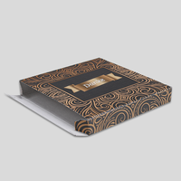 Verpackungen,farbig bedruckt, liegend