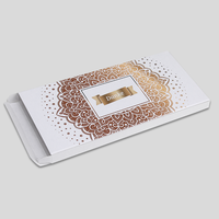 Verpackungen,farbig bedruckt, liegend