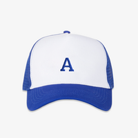 cap, farbig bestickt 