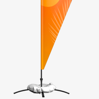 Snowflag aufgebaut mit Kreuzfuss und Wassertank