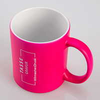 Tasse außen pink, innen WEISS mit einseitiger Lasergravur