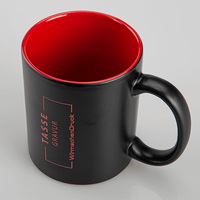 Tasse außen SCHWARZ, innen rot mit einseitiger Lasergravur