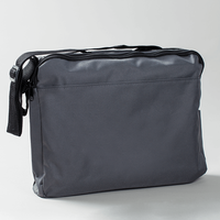 Tasche, schwarz, aufgestellt