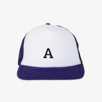 cap, farbig bestickt