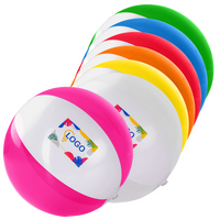 aufgereihte Wasserbälle in vielen verschiedenen Farben 