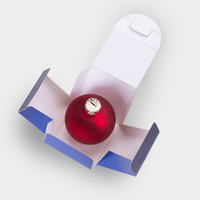 Verpackung, farbig bedruckt, offen